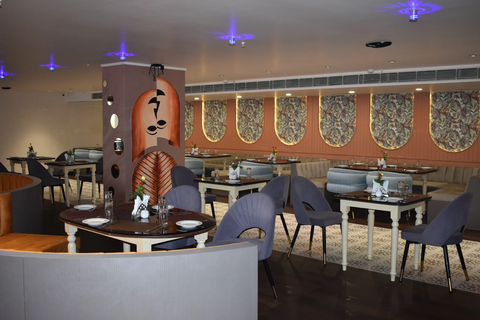 Flavor Fusion dining room with decorative walls and spacious seating
